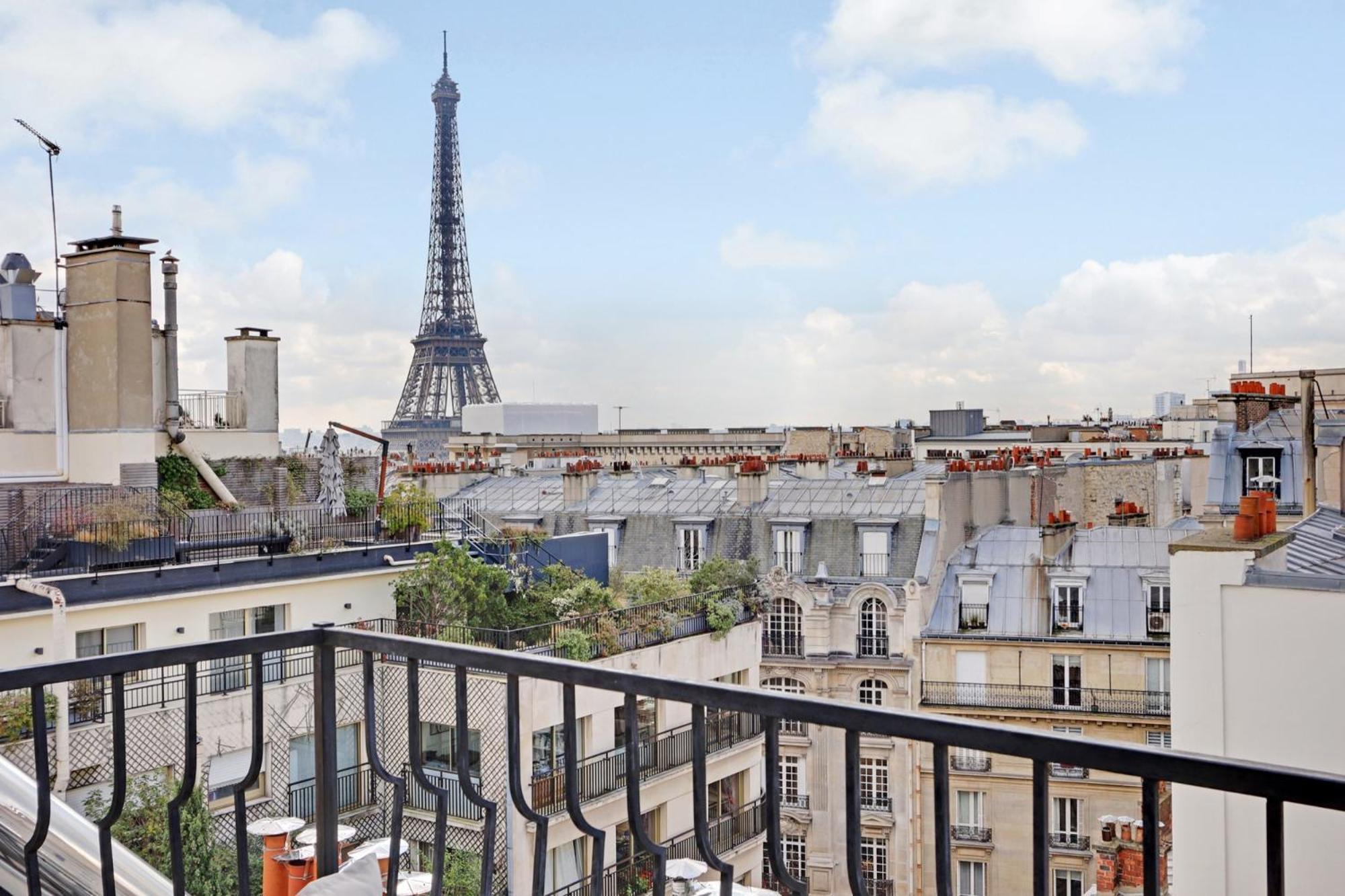 Eiffel Tower View Lägenhet Paris Exteriör bild