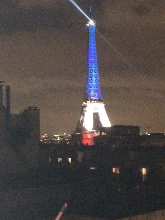 Eiffel Tower View Lägenhet Paris Exteriör bild